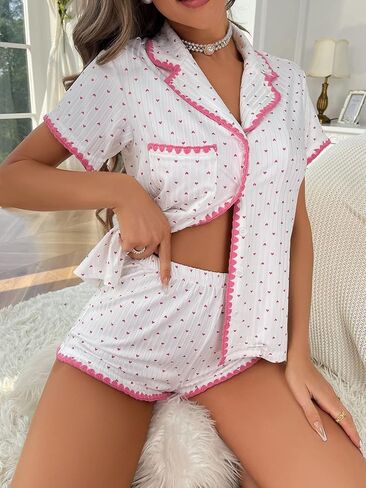 طقم بيجامة نسائي من Cozyease مكون من قطعتين مطبوع عليه قلب وأكمام قصيرة وأزرار أمامية متباينة in Saudi Arabia