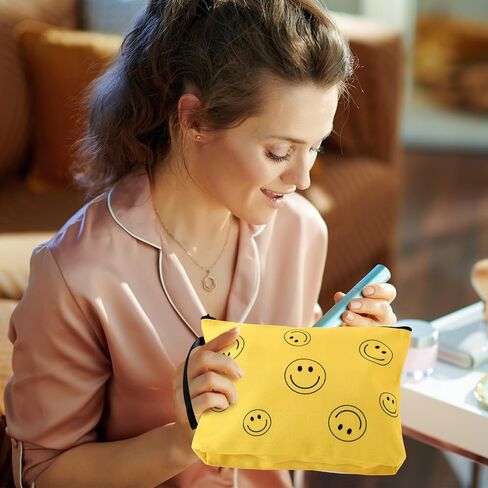 شنطة مكياج بتصميم وجه مبتسم للنساء من 8 قطع، شنط مكياج جميلة للسفر بتصميم وجه مبتسم، شنطة مكياج قماشية لتنظيم ادوات الزينة للنساء والفتيات مناسبة كهدية للمكتب واكسسوارات السفر in Kuwait