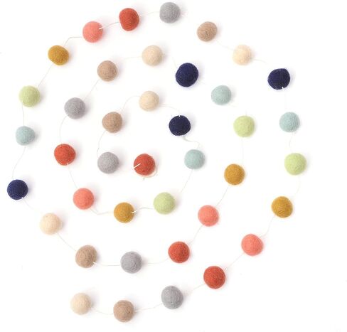 Glaciart One Pom Pom Garland - إكليل كرة من اللباد الصوفي - 12 قدمًا، 40 كرة، 13 لونًا قوس قزح، زخارف بوم بوم، السيرك، ديكور الحضانة، الرايات، ديكورات حفلات أعياد الميلاد، كرنفال، دعامة للصور in Kuwait