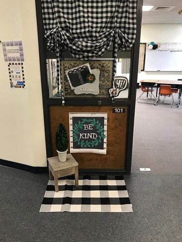 SEEKSEE Cotton Buffalo Plaid Rug 2'x3' Black and White Checked Rug Washable Doormats Indoor Outdoor Rugs for Layered Front Door Mats, Porch, Kitchen, Farmhouse, Entryway in Kuwait