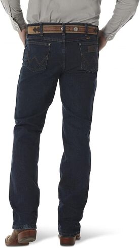 بنطلون جينز راعي البقر ذو الأداء الممتاز للرجال من Wrangler in Kuwait