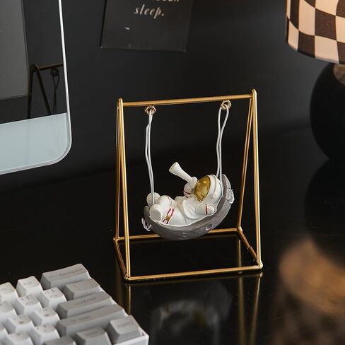 تمثال صغير لرائد الفضاء AWNR، منحوتة كتاب قراءة رائد الفضاء لسطح المكتب وغرفة المعيشة وديكور سطح الطاولة، زخرفة طاولة كوكب رائد الفضاء من الراتنج لغرفة النوم ورف حامل التلفزيون in Kuwait