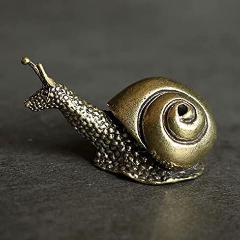 Personality Pure Copper Mini Snail Statue Ornaments Retro Desk Antique Brass Tea Pet Home Decorations for Living Room (A) in Kuwait