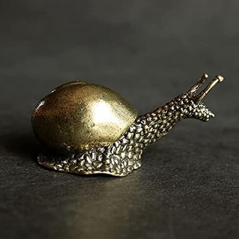 Personality Pure Copper Mini Snail Statue Ornaments Retro Desk Antique Brass Tea Pet Home Decorations for Living Room (A) in Kuwait