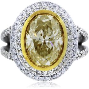 4.02ct Oval Fancy Light Yellow Diamond Engagement Ring in Kuwait