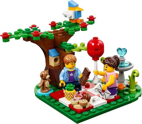Lego 40236 Romantic Valentine Picnic 126 pcs in Saudi Arabia