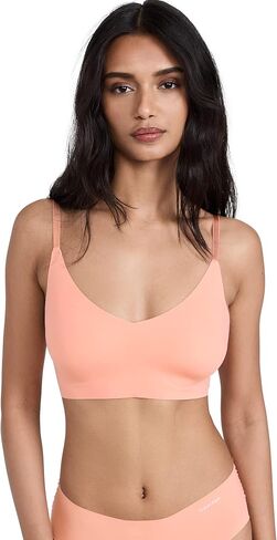 ملابس داخلية نسائية من Calvin Klein غير مرئية مبطنة بشكل خفيف على شكل مثلث in Kuwait