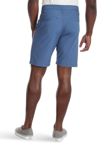 شورت رجالي من Wrangler Authentics لأداء مريح ومرن ومسطح من الأمام in Kuwait