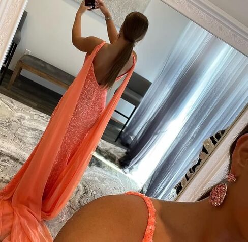 ALFEICE Women's Spaghetti Sequin Prom Dresses Sparkly V Neck Long Detachable Shoulder Formal Party Gowns with Slit in Kuwait