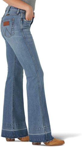 Wrangler Women's Retro High Rise Trouser Green Jean in Kuwait