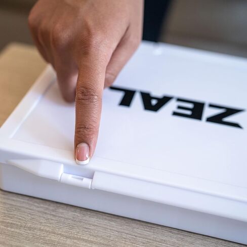 صندوق منظم وحقيبة تخزين للفيتامينات والمكملات الغذائية والأدوية الطبية. حامل آمن للسفر | مقصورات قابلة للتخصيص | حاوية مقاومة للسقوط | خالية من مادة BPA (صغيرة، بيضاء) in Kuwait