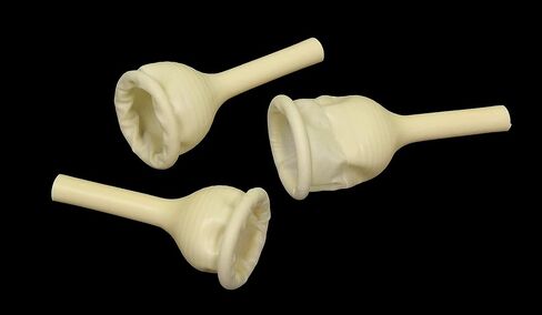 25 Rubber Urinal Bag Male External Catheter Single use 25 Count Comes with a Foam Strip for Tightening 1 Count (Medium 25 mm 1 Inches) in Kuwait