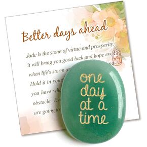يوم واحد في كل مرة، حجر القلق، اليشم الطبيعي الذي يفكر فيك هدية الحظ السعيد، هدايا ملهمة للتأمل الذهني للنساء والرجال in Kuwait
