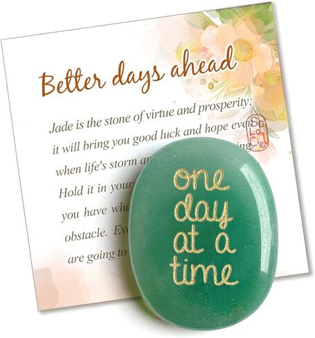 يوم واحد في كل مرة، حجر القلق، اليشم الطبيعي الذي يفكر فيك هدية الحظ السعيد، هدايا ملهمة للتأمل الذهني للنساء والرجال in Kuwait