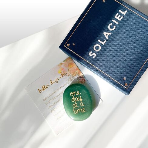 يوم واحد في كل مرة، حجر القلق، اليشم الطبيعي الذي يفكر فيك هدية الحظ السعيد، هدايا ملهمة للتأمل الذهني للنساء والرجال in Kuwait