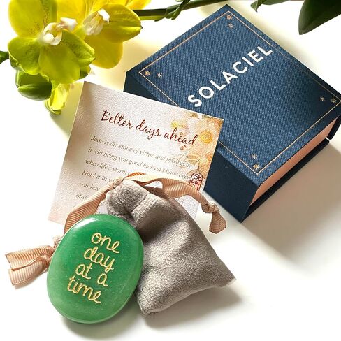 يوم واحد في كل مرة، حجر القلق، اليشم الطبيعي الذي يفكر فيك هدية الحظ السعيد، هدايا ملهمة للتأمل الذهني للنساء والرجال in Kuwait