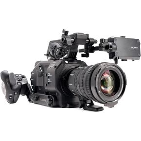 Sony PXW-FS7M2 4K XDCAM Super 35 Camcorder Kit with 18-110mm Zoom Lens Professional Camcorder, Black (PXWFS7M2K) in Saudi Arabia