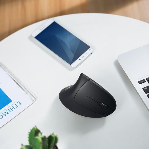 Anker 2.4G ماوس ضوئي لاسلكي عمودي مريح، 800/1200 /1600 نقطة في البوصة، 5 أزرار للكمبيوتر المحمول، سطح المكتب، الكمبيوتر الشخصي، ماك بوك - أسود (متجدد) in Kuwait