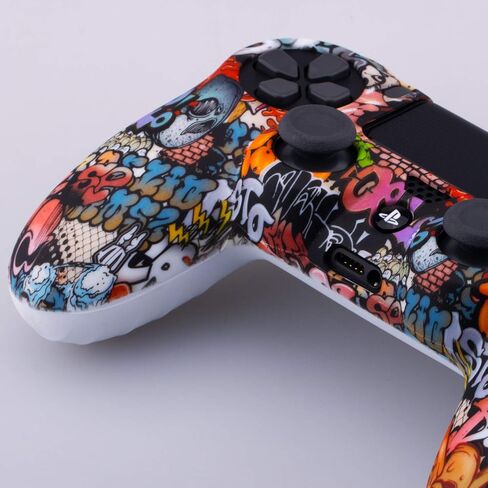 9CDeer، قطعة واحدة من غطاء حماية بطباعة السيليكون + 6 مقابض إبهام ومقابس مقاومة للغبار لجهاز تحكم PS4/Slim/Pro باللون الرمادي المموه in Kuwait