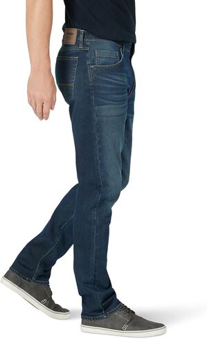 بنطلون جينز مطاطي من Wrangler Authentics للرجال ذو ملاءمة رياضية in Kuwait