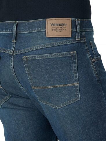بنطلون جينز مطاطي من Wrangler Authentics للرجال ذو ملاءمة رياضية in Kuwait
