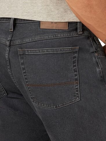 بنطلون جينز مطاطي من Wrangler Authentics للرجال ذو ملاءمة رياضية in Kuwait