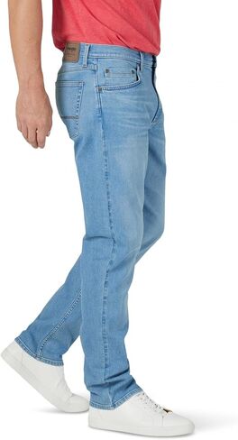 بنطلون جينز مطاطي من Wrangler Authentics للرجال ذو ملاءمة رياضية in Kuwait