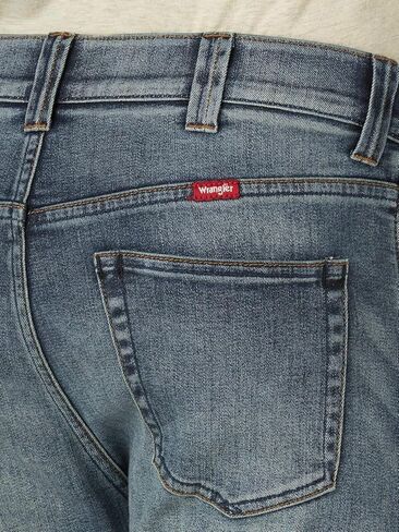 بنطلون جينز مدبب بمقاس عادي للرجال من Wrangler in Kuwait