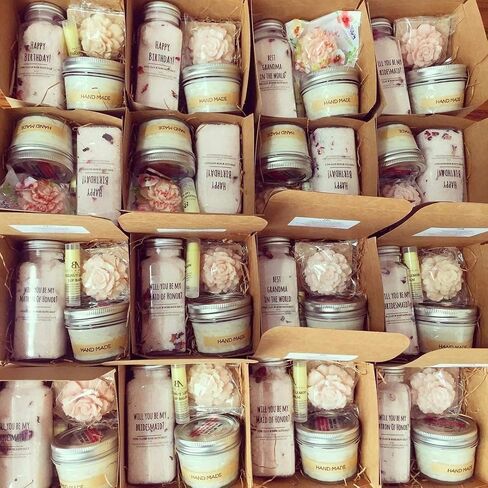 Beets and Apples Lavender Spa Gift Basket, Christmas Gift Baskets for Women, Holiday Gift Ideas for Her, Care gift pacakge, Lavender Spa Gift Set Handmade in USA (French Lavender) in Kuwait