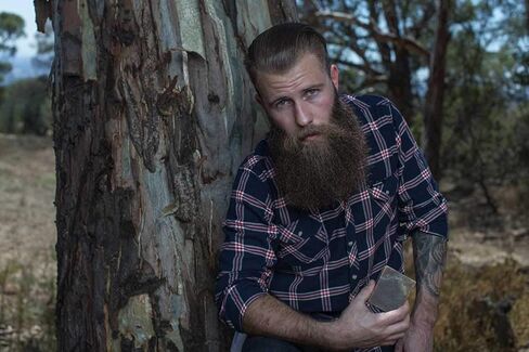 مجموعة اللحية الأساسية - أساسية (غير معطرة) - طبيعية بالكامل، مصنوعة يدويًا في الولايات المتحدة الأمريكية in Kuwait