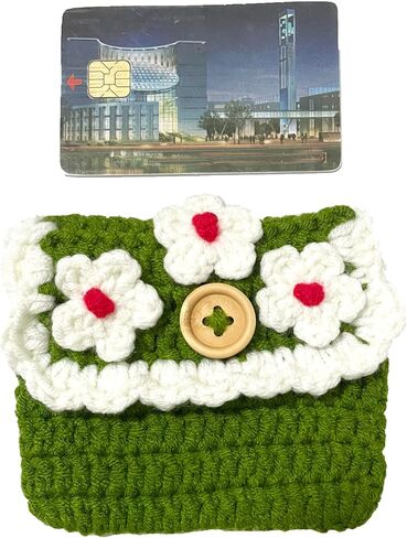BIBITIME Sunflower Crochet ID Credit Card Protective Sleeve Purse Mini Coin Changes Wallet (3.9 inches x 2.7 inches, Light Green) in Kuwait