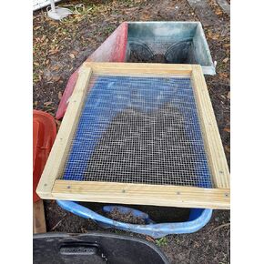 Soil Sifter, great for sifting soil, dirt, peat moss and more in Saudi Arabia