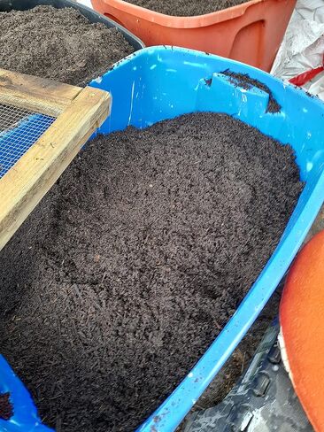 Soil Sifter, great for sifting soil, dirt, peat moss and more in Saudi Arabia