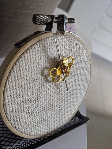 Golden Honeybee Needle Minder in Kuwait