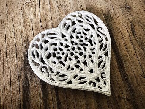 حامل من الحديد الزهر على شكل قلب من الزهور البيضاء - ديكور طاولة المزرعة - إكسسوارات المطبخ الريفي - وسادة ساخنة صغيرة in Kuwait