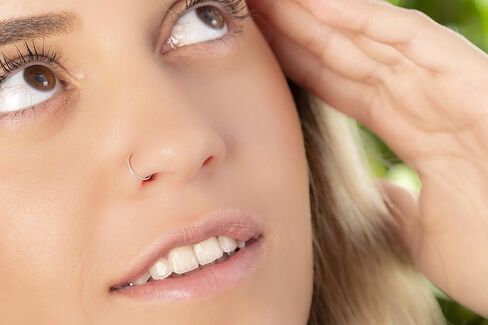 ثقب الأنف الدائري الفضي المزيف - حلقة أنف صناعية مقاس 24 لا حاجة للثقب - مشبك على مجوهرات الأنف in Saudi Arabia