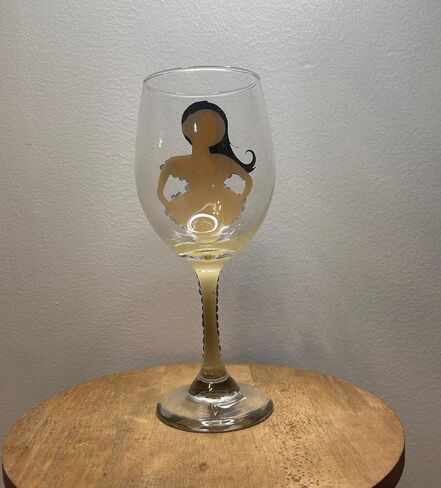 Diva Wine Glass, Long Hair, Large 20oz Decorated Wine Glass, Black, Brown, Woman Drinking Glass, Gift Favours, Gift Favors, Grant Favors, Unique Birthday Gift, Brown Girl on Wine Glass (Blue) in Saudi Arabia