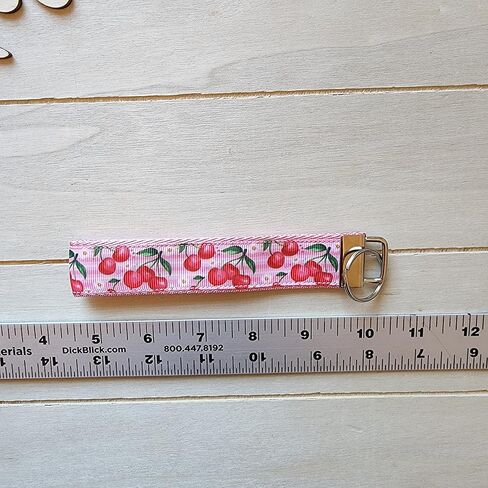معصم فاكهة الكرز، استوديو جولي إن جي، قاعدة مفاتيح فاكهة الكرز الصيفية اللذيذة، حبل سيارة على شكل زهرة الكرز، FBA مصنوع يدويًا in Kuwait