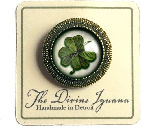 Victorian Shamrock or Four-Leafed Clover Reversed Decoupage Glass Cabochon and Antique Bronze Brooch in Saudi Arabia