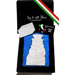 رجل ثلج حجري مصنوع يدويًا في إيطاليا - يحتوي على أجزاء أحفورية - صندوق هدايا وبطاقة رسالة فارغة متضمنة - ملحق زينة ديكور المنزل الأصلي تذكار ديكور عيد الميلاد الاحتفالي in Kuwait