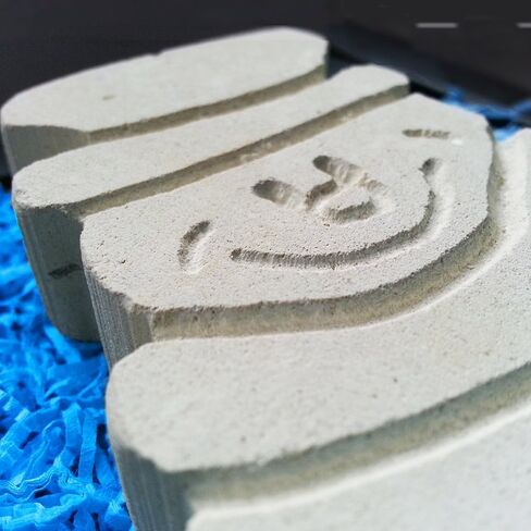 رجل ثلج حجري مصنوع يدويًا في إيطاليا - يحتوي على أجزاء أحفورية - صندوق هدايا وبطاقة رسالة فارغة متضمنة - ملحق زينة ديكور المنزل الأصلي تذكار ديكور عيد الميلاد الاحتفالي in Kuwait