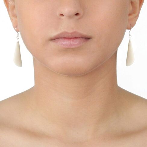أقراط Tagua Nut مصنوعة يدويًا من التجارة العادلة، خفيفة الوزن من Florama Natural Jewelry (أبيض عاجي) in Kuwait