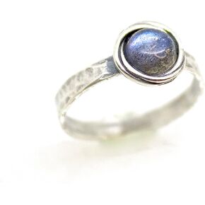 Amethyst sterling silver 925 ring band for women, Purple ring, Hammered stone stacking ring, Birthstone ring, Small stone ring (amethyst, 6) in Saudi Arabia