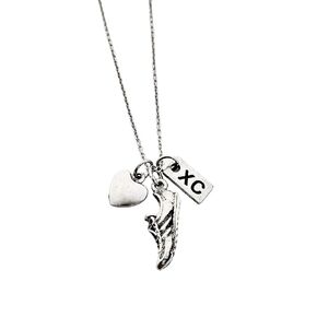 قلادة Pewter Love to Run XC Cross Country - قلب بيوتر، حلية حذاء جري بيوتر وسحر بيوتر XC على سلسلة كابل من الفولاذ المقاوم للصدأ مقاس 18 بوصة - جميع البيوتر in Saudi Arabia