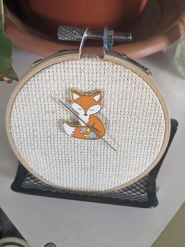 Forest Fox Needle Minder in Kuwait