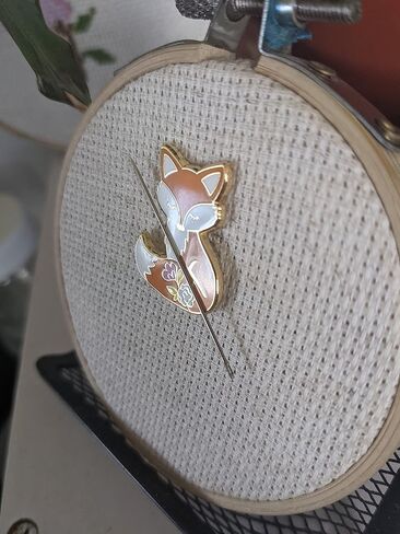Forest Fox Needle Minder in Kuwait