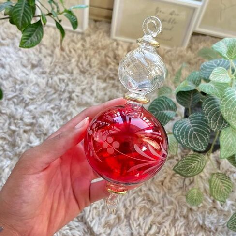 هدايا زينة لشجرة عيد الميلاد المصرية الفريدة من نوعها من Les Trois Pyramides مصنوعة يدويًا من الزجاج المنفوخ يدويًا، ومزينة بالذهب عيار 14 قيراط: أحمر in Kuwait