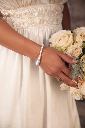 Beaded pearl bracelet in ivory, Beach wedding bracelet, Bridal jewelry, Bridesmaid gift, Wedding jewelry for bride in Saudi Arabia