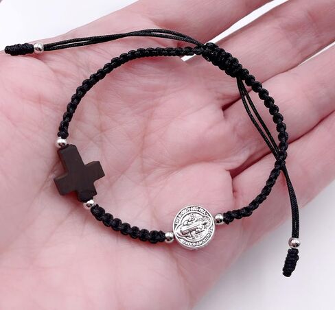 سوار مصنوع يدويًا للنساء من Azabache Cross Saint Benedict Protection in Saudi Arabia