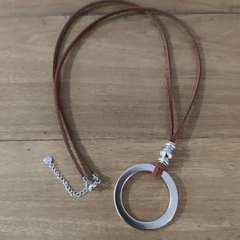 قلادة من جلد بوهو مقاس 31 بوصة للنساء مع خاتم فضي. مجوهرات أزياء بالولا بوهو (جلد سويدي بني) in Saudi Arabia